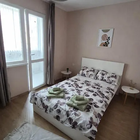Апартамент Two Bedroom - Niki Бургас